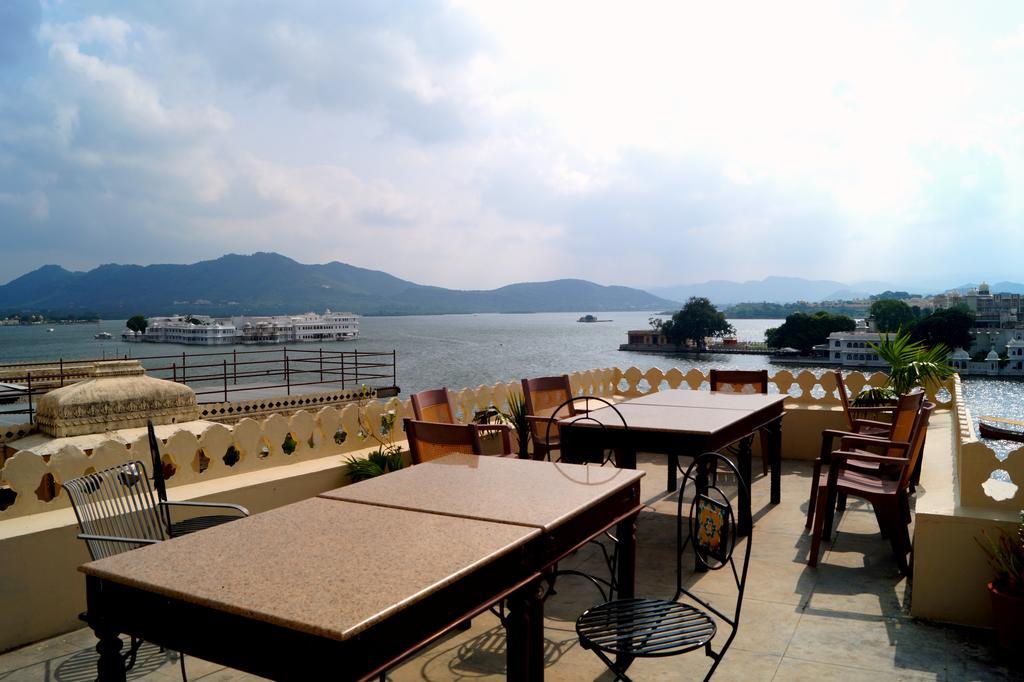 Aashiya Haveli Hotel Udaipur Bagian luar foto