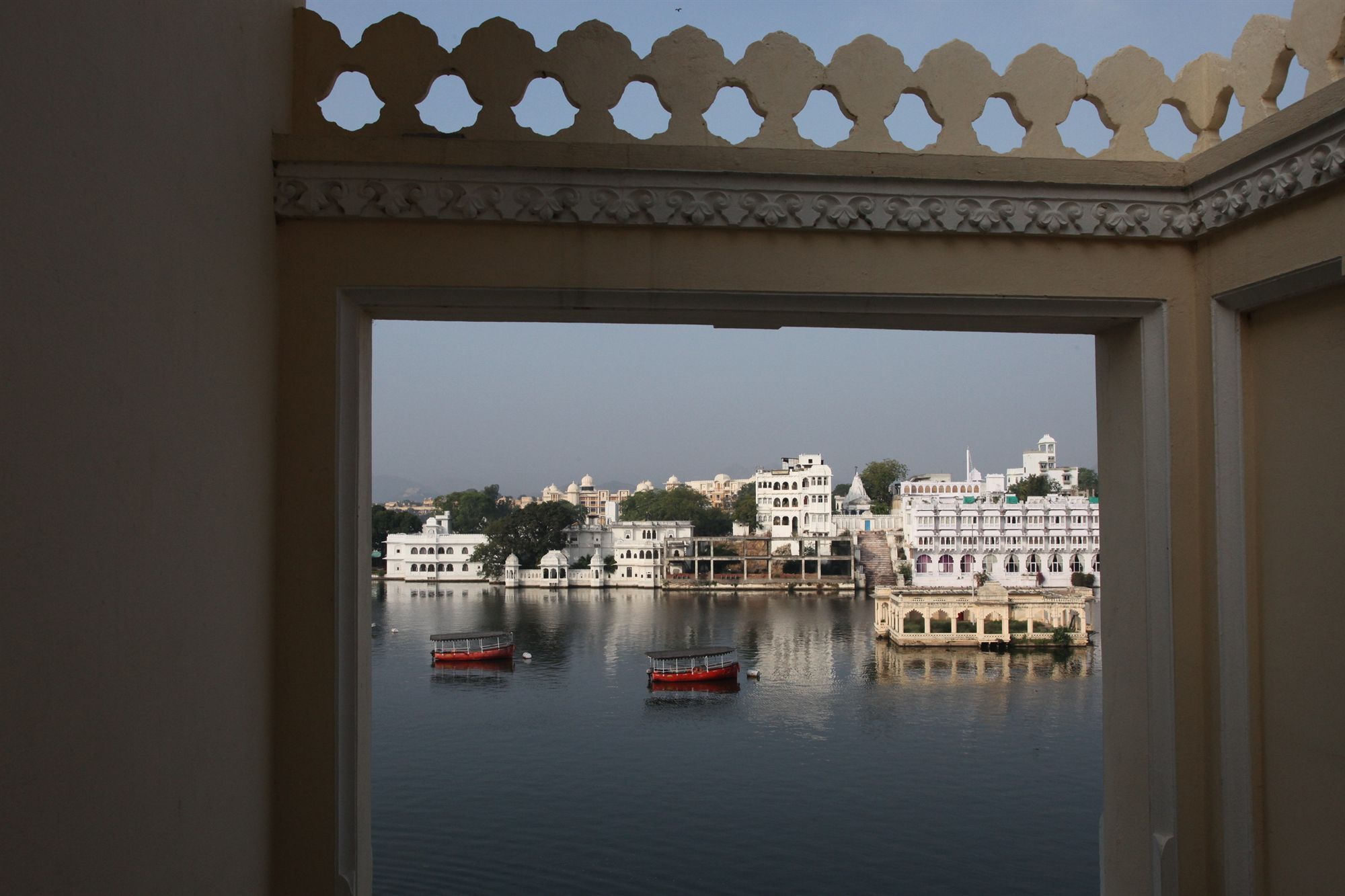 Aashiya Haveli Hotel Udaipur Bagian luar foto